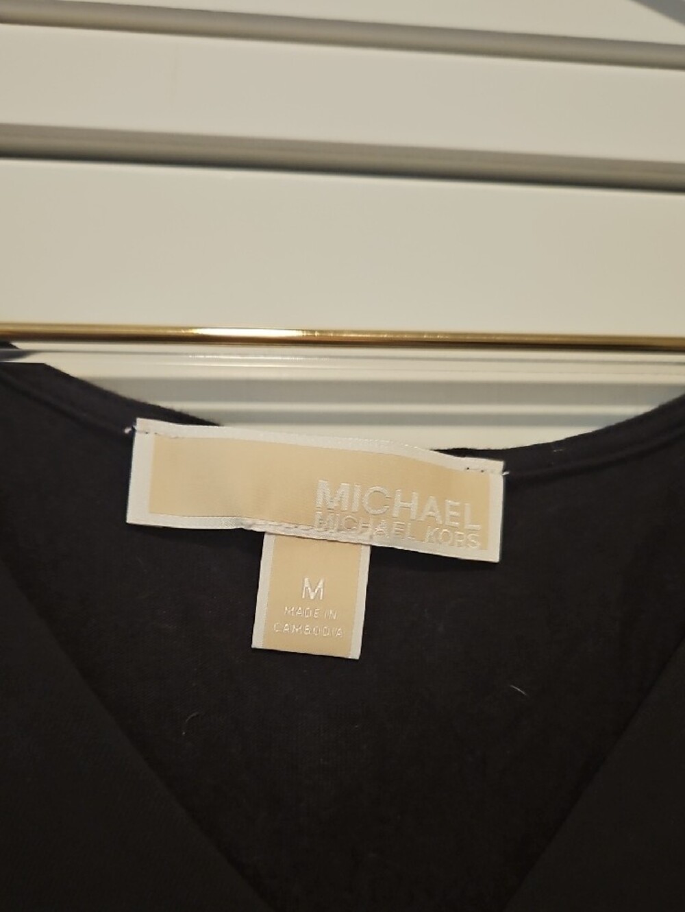 Sleeveless V-Neck Women's Top - Black - Picture 2 of 2